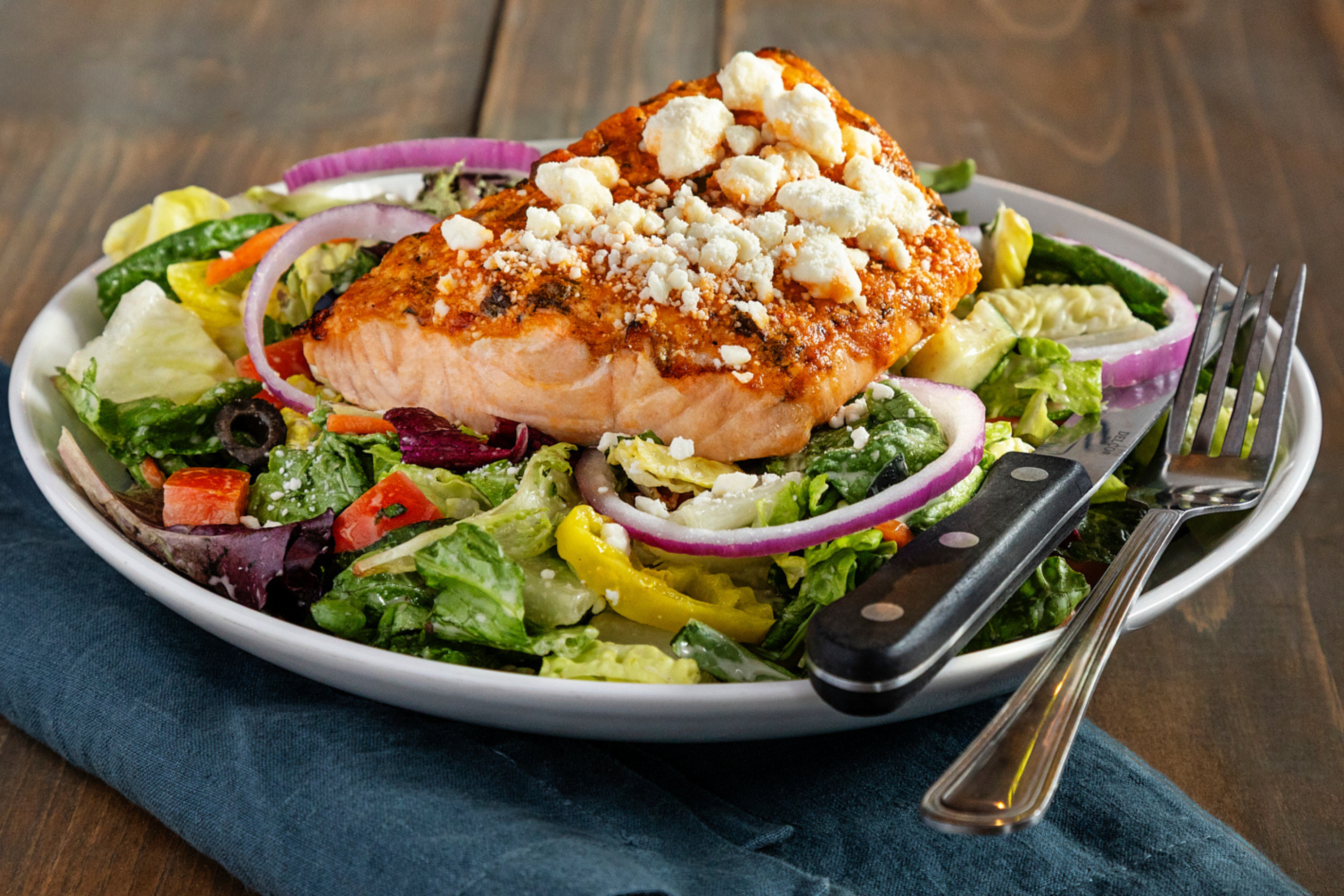 GREEK SALAD WITH SALMON
